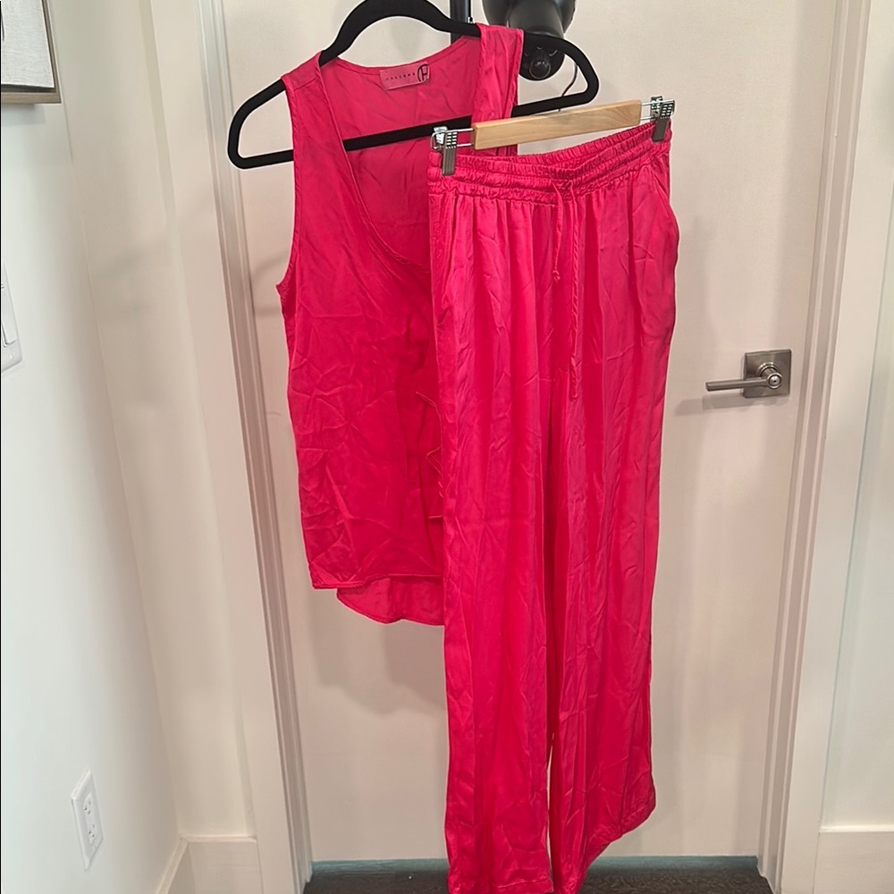 Pink Wide-Legged Jumpsuit for Stylish Comfort